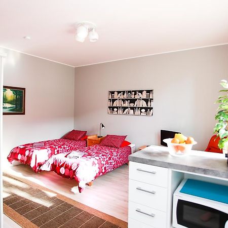 Cozy Studio Next To Bus Station Турку Экстерьер фото