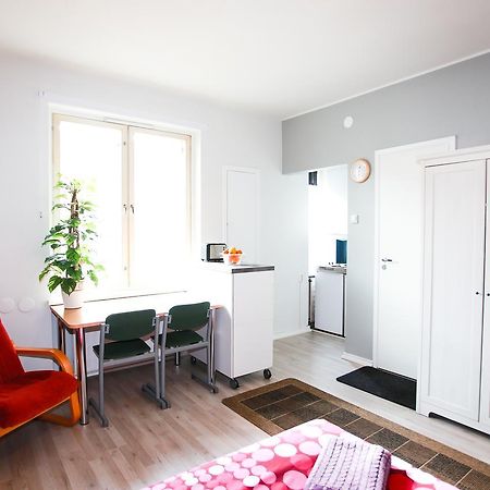 Cozy Studio Next To Bus Station Турку Экстерьер фото